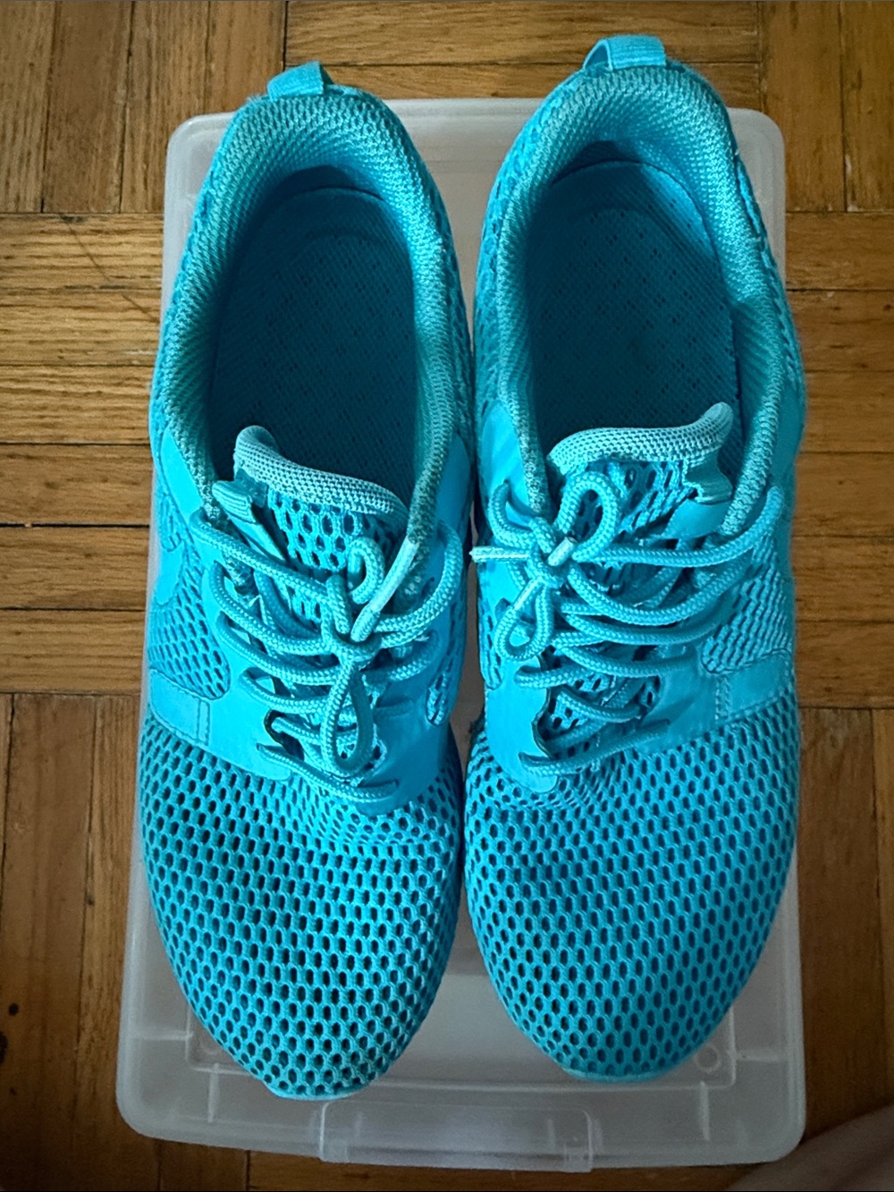 Nike Roshe Women’s Bright Turquoise Mesh Running Shoes